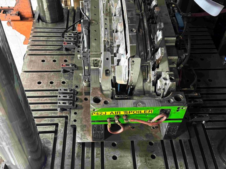 1999 HPM 3500 ton 600 oz